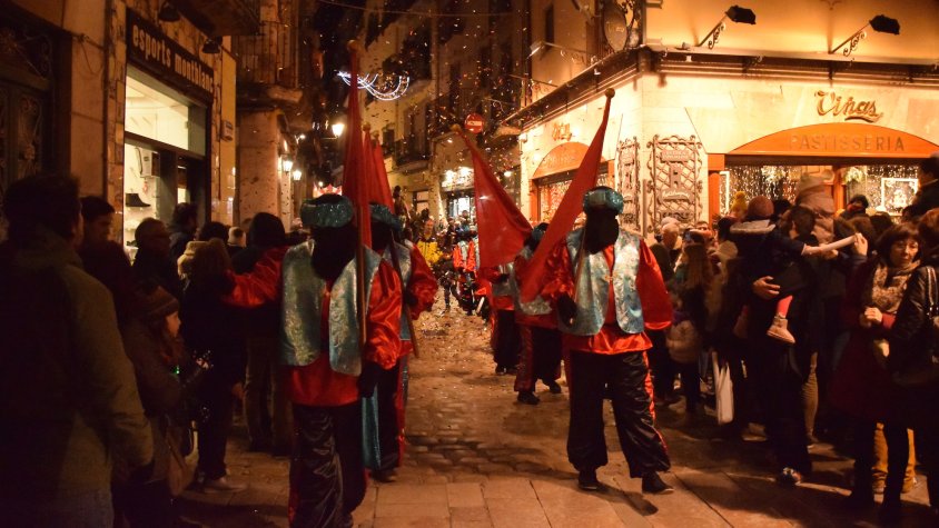 Els Reis Mags d'Orient han portat la seva màgia als nens i nenes de Montblanc