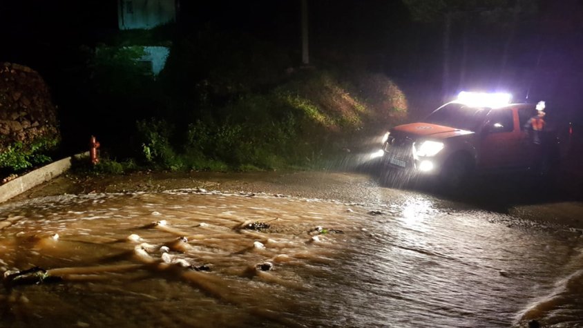 Intensa nit de treball a Montblanc per les precipitacions
