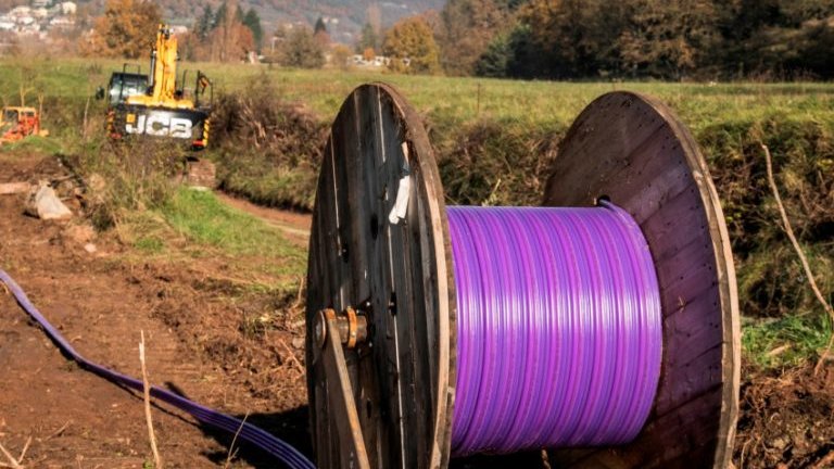 La fibra òptica arriba a tot Catalunya