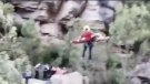 Els Bombers de la Generalitat rescaten una dona caiguda a la zona del Pinatell