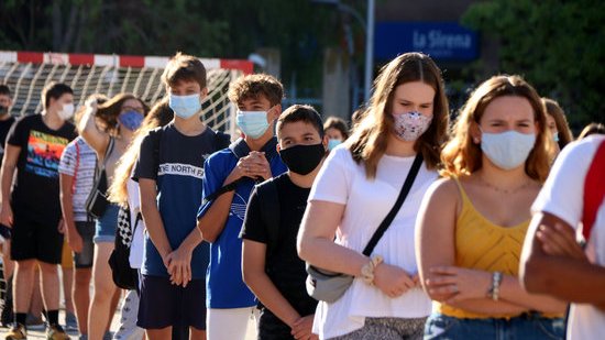 Pugen a 694 els grups escolars confinats per algun positiu de covid-19, 92 més, i tanca una llar d'infants a Almenar