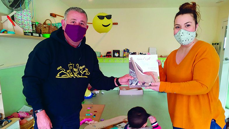 Sarral fa entrega del conte ‘L’ermita d’un poble’ a llar d’infants municipal