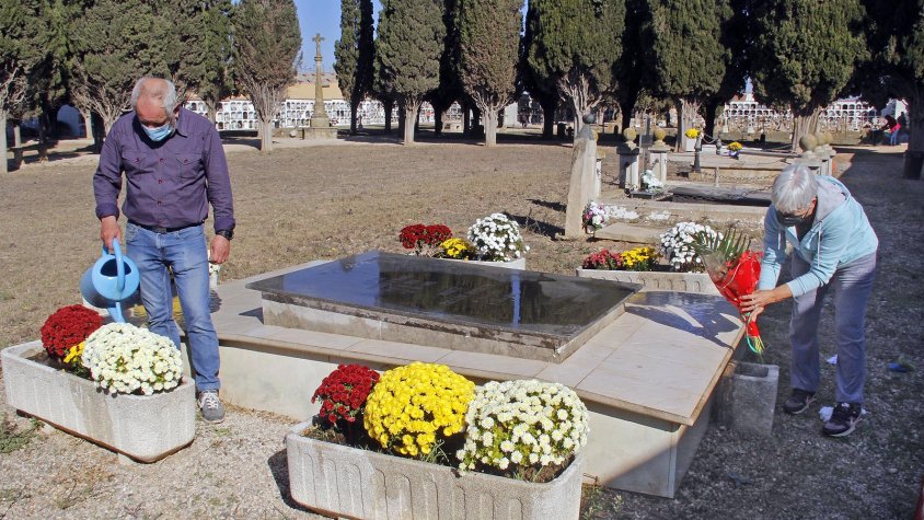 El Tots Sants a la Conca de Barberà: visites al cementiri ja dies abans de l'1 de novembre