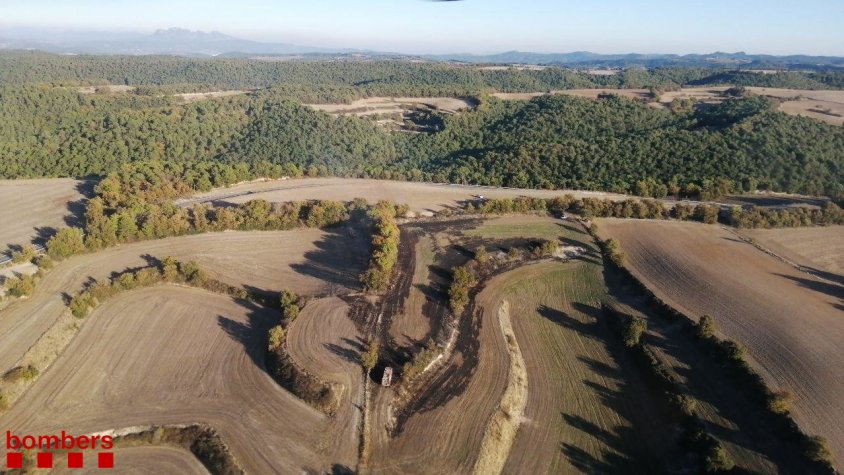 Un foc a Santa Coloma crema 1 ha de vegetació