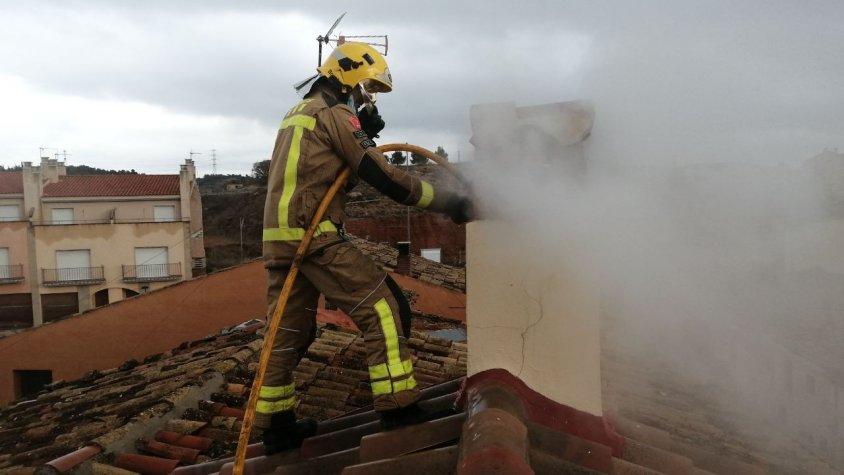 Foc en una xemeneia a Vimbodí i Poblet