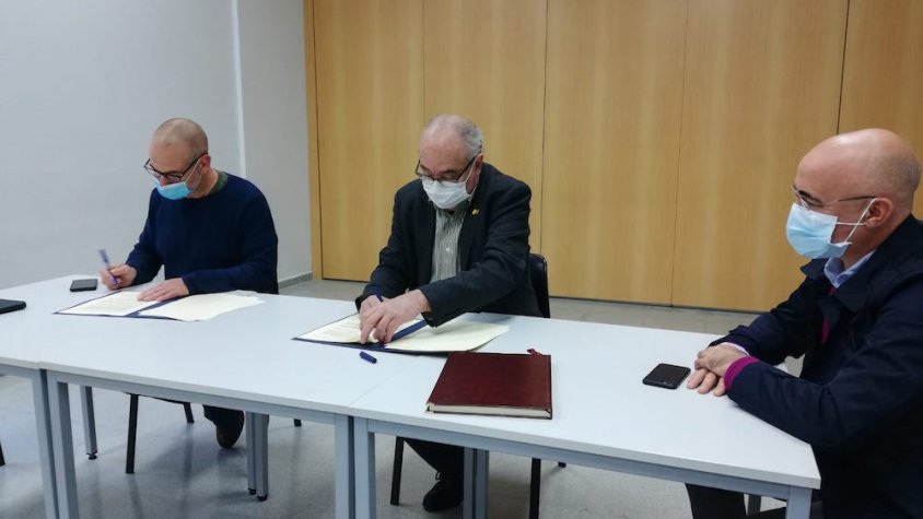 El conseller d’Educació ha signat avui un conveni amb l'Ajuntament de Rocafort de Queralt