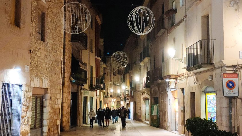 A Montblanc ja es penja la il·luminació de Nadal