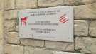 Roben la placa commemorativa de la Marxa de la Llibertat
