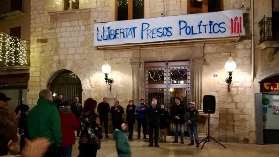 Aprobada la moció que demana l'absolució dels presos polítics