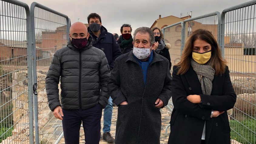 La consellera de Presidència, Meritxell Budó ha visitat l'Ajuntament de Montblanc
