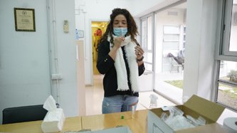 A la Regió Sanitària Camp de Tarragona 14.452 professionals de 467 centres educatius estan convidats al cribratge amb automostra