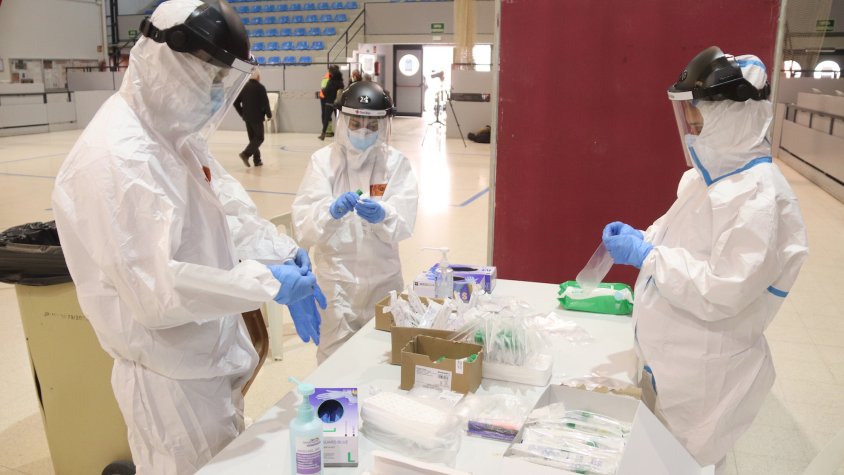 La tendència de la corba de seguiment epidemiològic va a la baixa
