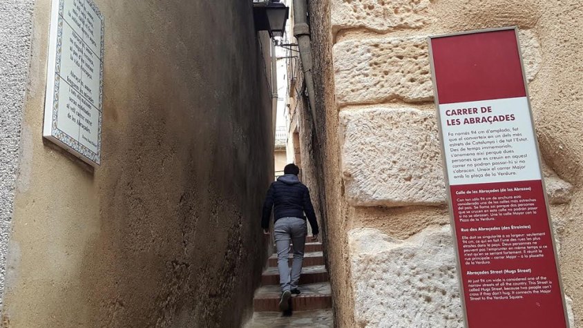 Imatge de l'emblemàtic carrer de les Abraçades