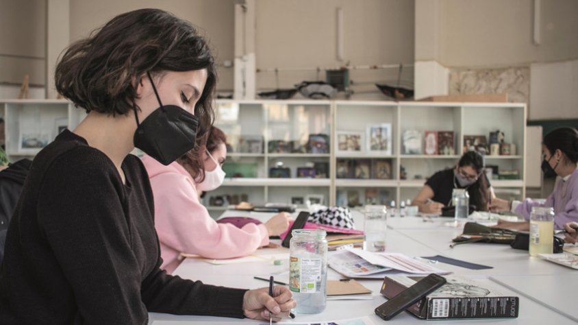 La preinscripció a les escoles d’art i disseny  de la Diputació per al curs 2021-2022 es  realitzarà entre el 25 i el 31 de maig