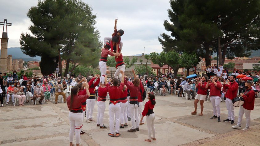El seguici popular de Montblanc ha tornat a sortir al carrer