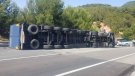 Un ferit traslladat al Pius Hospital de Valls en bolcar el seu camió al coll de Lilla