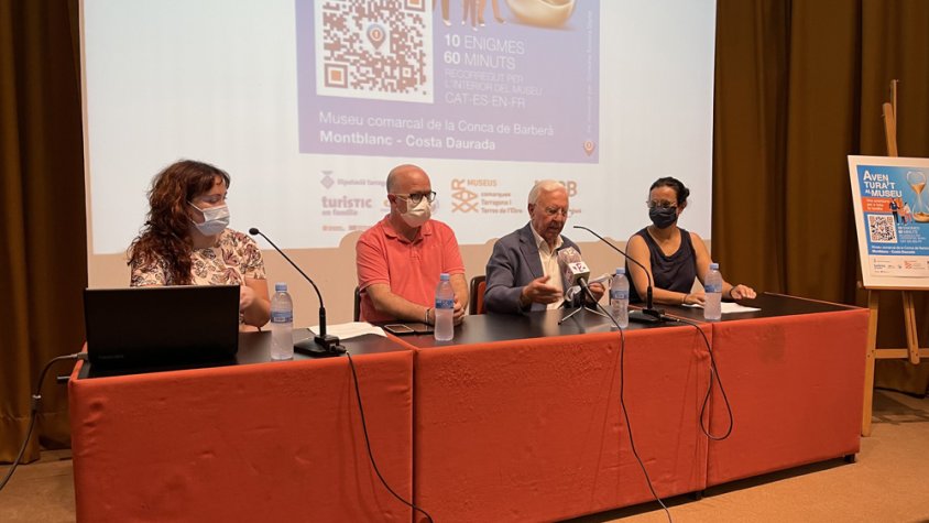 Un moment de l'acte de presentació del joc interactiu