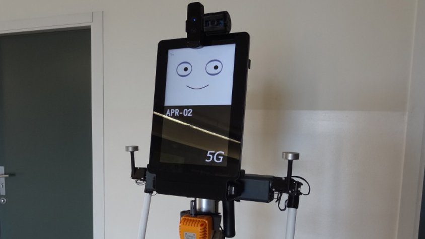 Pla obert del prototip del robot que mesura el diòxid de carboni en un espai tancat.