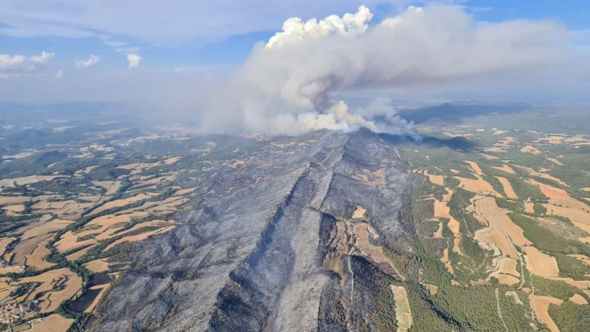 L'incendi de Santa Coloma podria haver-se originat per una punta de cigarreta o per un accident mecànic