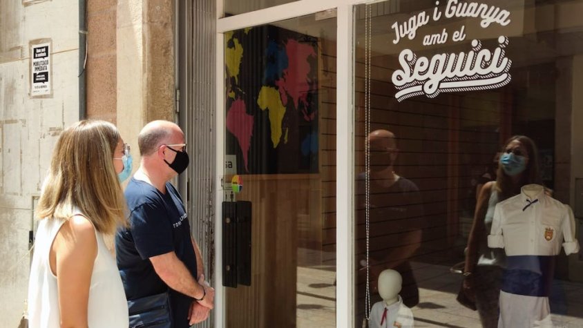 Locals buits i seguici popular de Montblanc, protagonistes de la campanya de dinamització comercial de l'estiu