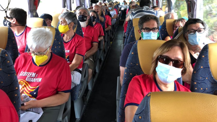 Passatgers de l’autobús cap a Barcelona