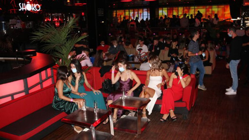 Pla general de la discoteca Shôko de Barcelona en la primera nit de reobertura dels locals d'oci nocturn.