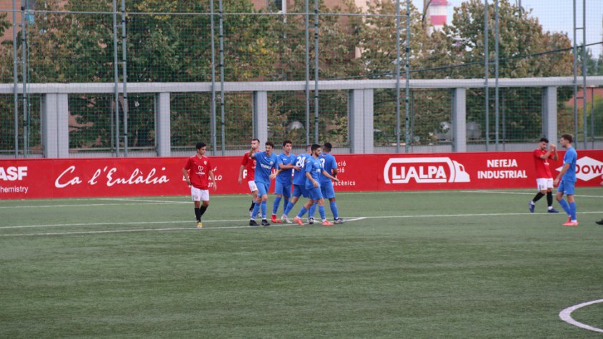 Un moment del partit davant la Pobla B