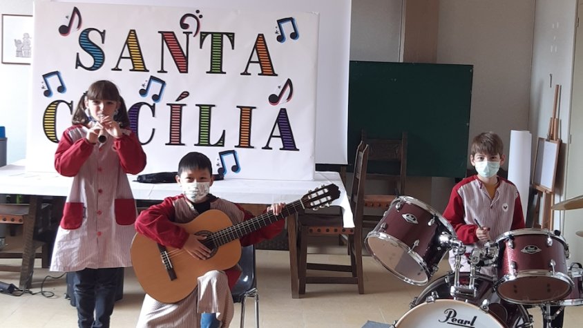 Els nens i nenes van viure intensament la música