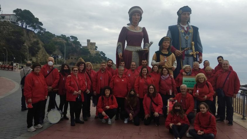 Imatge de família dels desplaçats a la Costa Brava