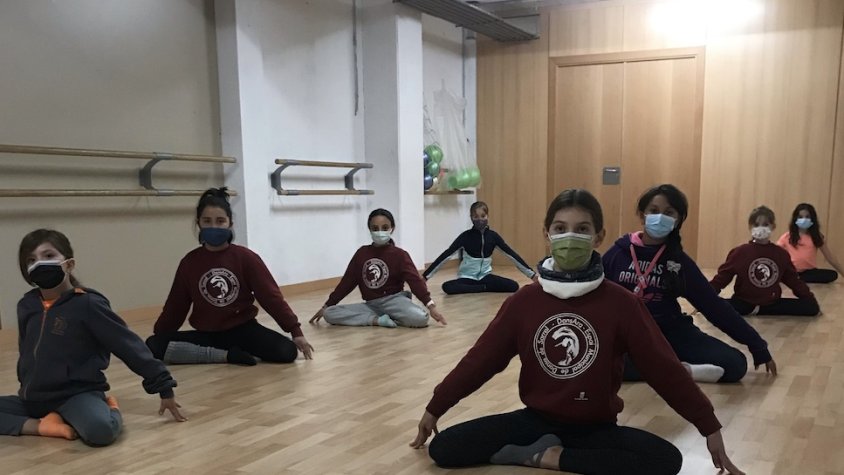 Classe de dansa al pavelló municipal de Sarral