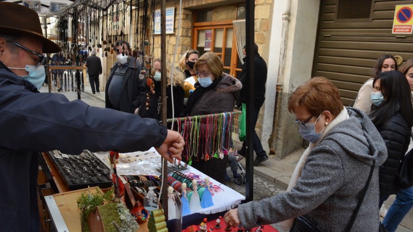 Centenars de persones visiten la fira de Sarral 