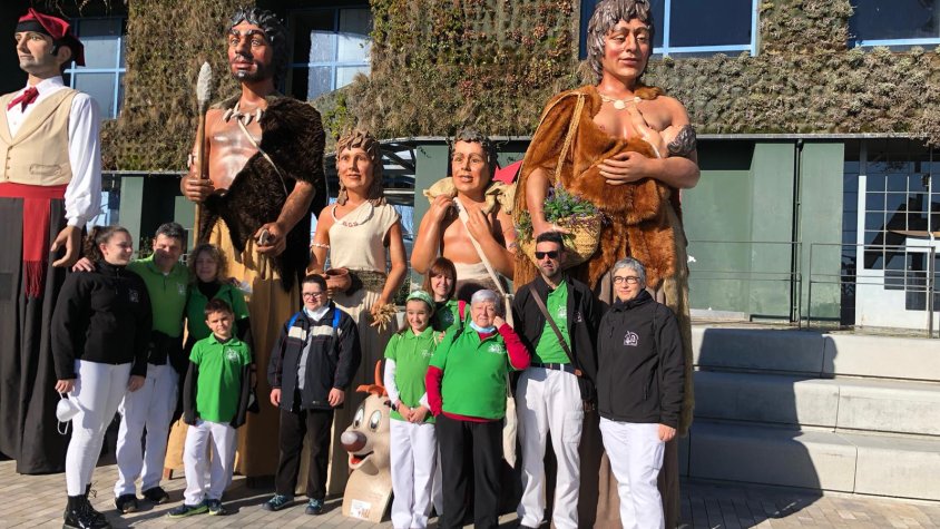 La família neolítica de l’Espluga participa al 100è aniversari de la Talaia del Tibidabo