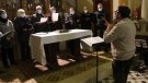  La Coral Espluguina clou els actes de Nadal de la Germandat amb una cantada a l'ermita