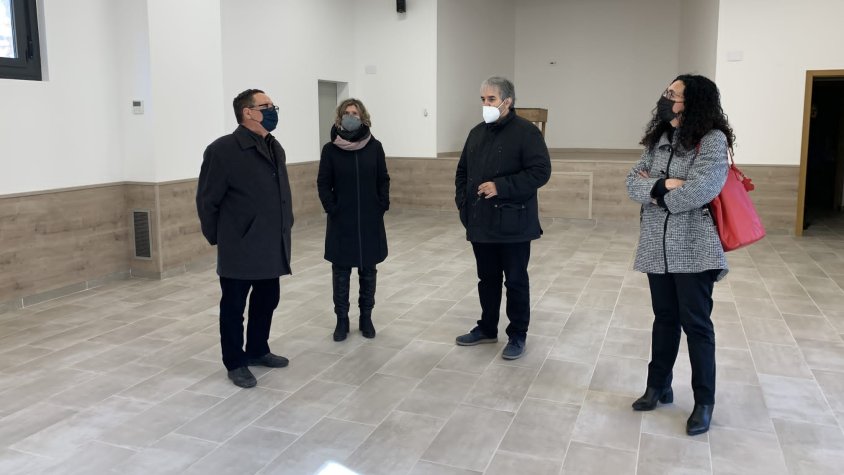 Visita al nou local social de Vallclara de la presidenta de la Diputació de Tarragona