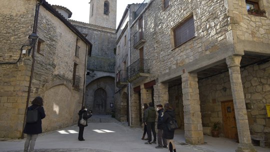 Imatge de la localitat de Conesa amb alguns dels visitants