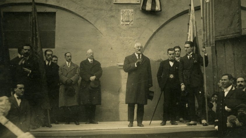 L'Arxiu Comarcal organitza una exposició sobre ls Festes Culturals i Patriòtiques