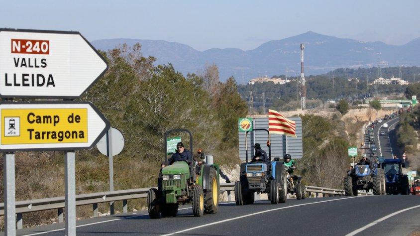 Una de les columnes dirigint-se al punt de trobada