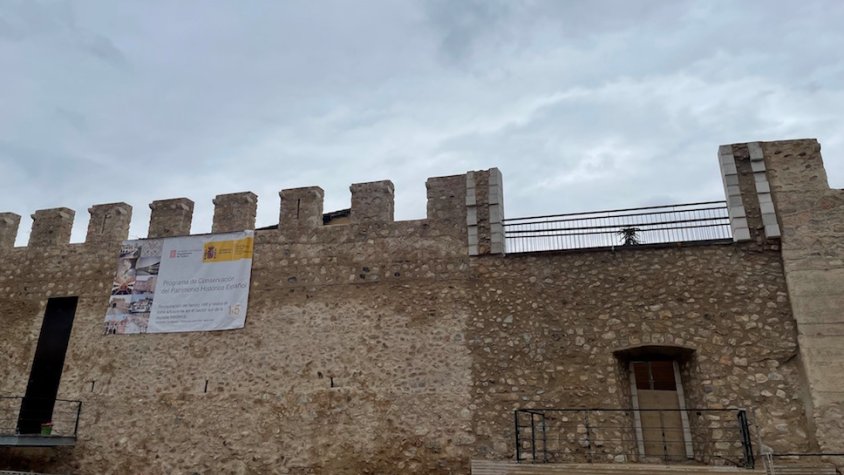 Imatge de la muralla ja finalitzada