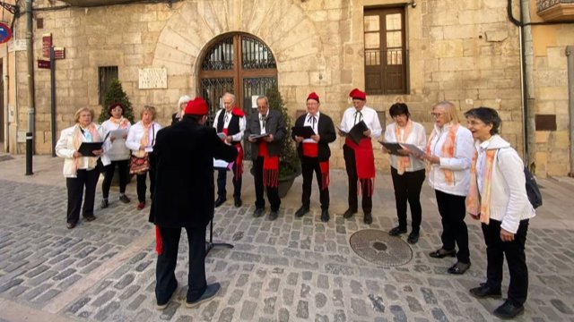 La Coral Espluguina delecta amb les seves tradicionals caramelles