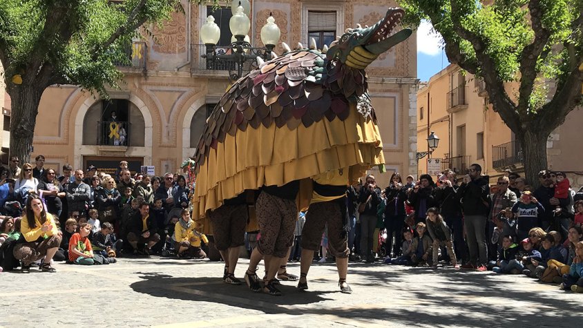 Actuació a la Plaça Major de la Cucafera de Montblanc