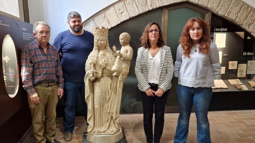 Protagonistes de l'acte de presentació amb la nova peça per al MCCB