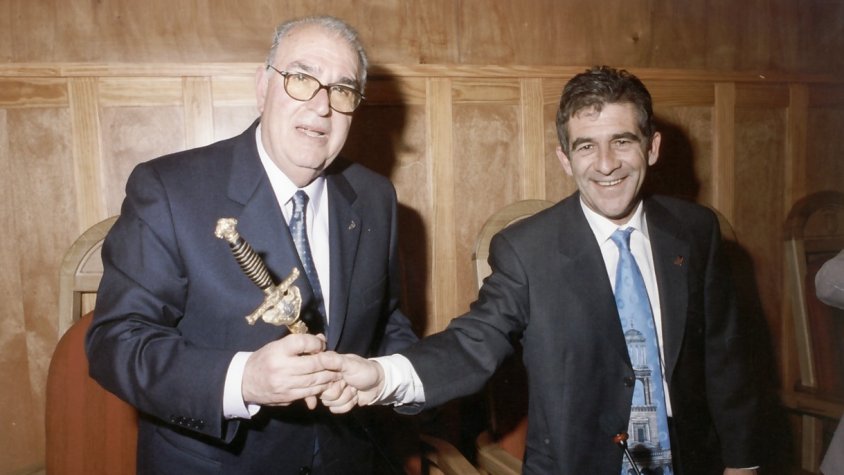 Borràs va ser alcalde de Montblanc, en representació de Convergència i Unió, des del dia 23 d’abril del 2001 i fins el mes de maig del 2003, fruit d’un pacte amb Esquerra Republicana, que va facilitar l’accés a l’alcaldia a Josep Andreu entre els any