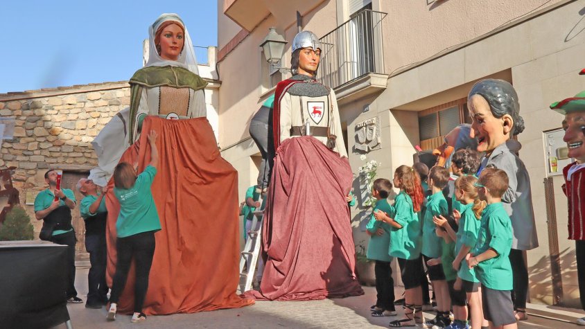L'Espluga ha viscut de commemoració del 75è aniversari dels gegants i nanos vells i ha fet un homenatge a 75 anys de geganters i 30è aniversari dels Grallers de l’Espluga