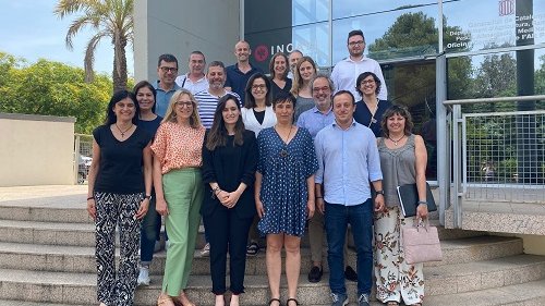 Imatge de familia dels presents a la reunió