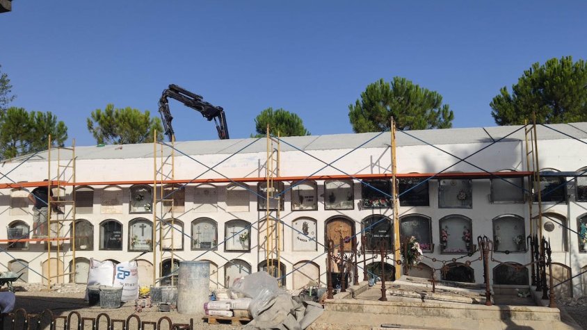 Les obres de millora del cementiri de Sarral, en marxa