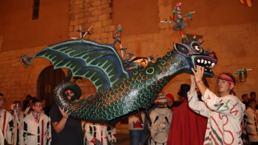 Correfoc infantil pels carrers i places de Montblanc durant la festa major
