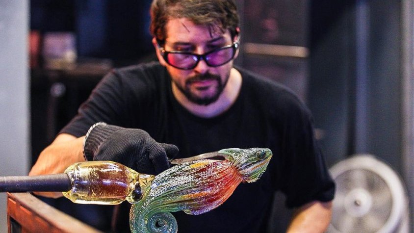 Grant Garmezy crearà escultures en directe  al Museu i Forn del Vidre de Vimbodí i Poblet
