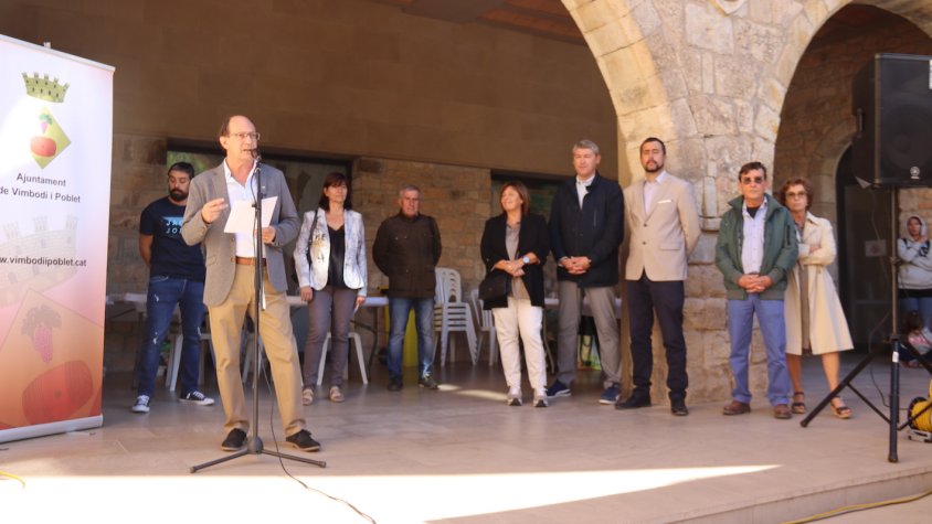 El primer dia del Vitrum a Vimbodí omple els carrers de visitants i activitats