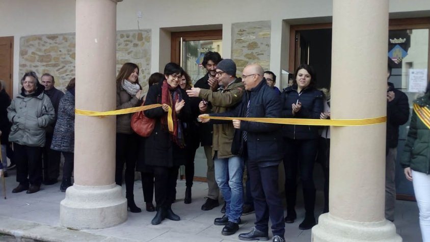 Inauguració del consultori amb la secretària general del Departament de Salut, Laura Pelay, acompanyada del Delegat del Govern a Tarragona, Òscar Peris, i de l’alcalde de Rocafort de Queralt, Marc Roca