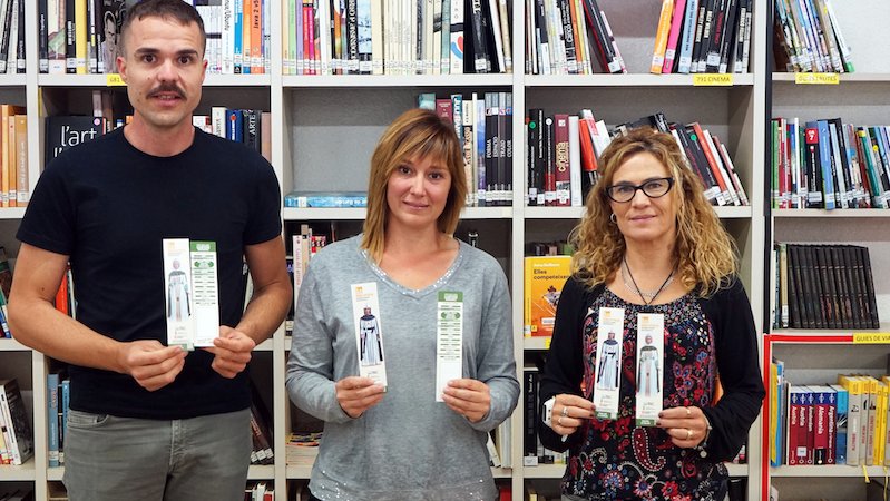 El regidor de Cultura, Enric Mercadé, i les dinamitzadores de l'activitat a la Biblioteca